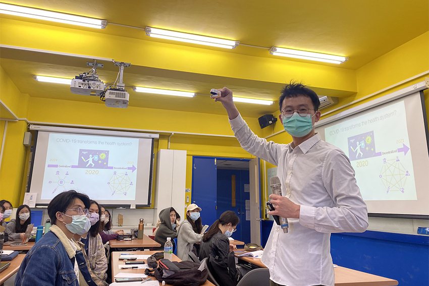 國際交流也是中原醫工相當重視的一環，圖為美國杜克大學教授吳浩榳獲邀授課情形。 中...